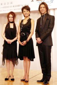 Kei Aran (в центре) со своими партнёрами по новому мюзиклу - Anza (слева) и Kanata Irei