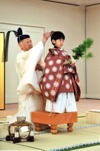 Принц Хисахито на репетиции церемонии «фукасоги-но ги» 28 октября