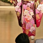 Поближе нижняя часть кимоно с рисунком